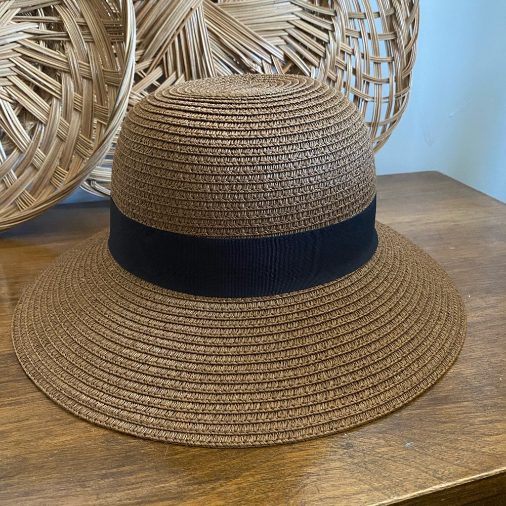 ☀️NWOT 👒 Summer Beach Hat - La Vie en Rose